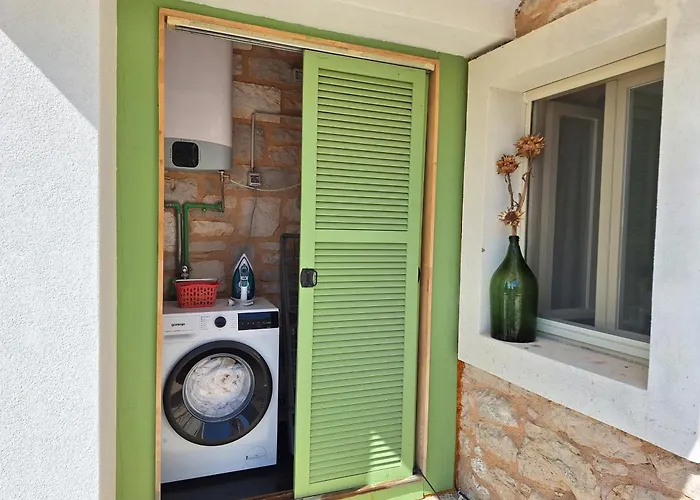 Apartamento Mala Kuca Od Ugljan